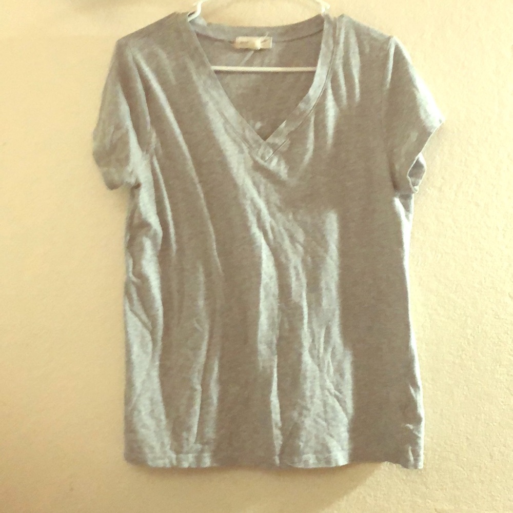 Short sleeve v-neck.